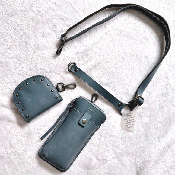 FREE PEOPLE Change Me Up Crossbody Phone & Coin Case Blue Leather Bag--N… - Picture 2 of 16